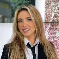 Andrea Quiles's Instagram, Twitter & Facebook