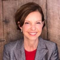 Joni Brooks's Instagram, Twitter & Facebook