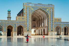 Afghanistan is bordered by pakistan to the east and south; Es Seguro Afganistan Para El Turismo Against The Compass