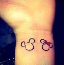 Dear micky mouse facebook fans, micky maus magazine is taking a break on facebook for the first time in order to set itself up even better for the future. Micky Und Minniemaus Handgelenk Tattoovorlagen24 Com Tattoovorlagen24 Com