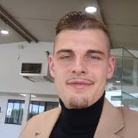 70+ profils pour “Arthur”