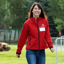 Mackenzie scott, philanthropist, author and former wife of amazon founder jeff bezos, has married a seattle science teacher.dan jewett made the announcement in a letter to the website of the. Mackenzie Bezos S Net Worth 2021 How Much Is Jeff Bezos S Ex Wife Mackenzie Bezos Worth