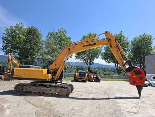Hyundai ROBEX 320NLC-7A Excavator