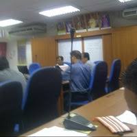 Laporan ini dibuat sebagai syarat untuk melengkapi dan mendapatkan nilai praktek industri yang telah dilakukan dari 2 juni 2 oktober 2015. Bilik Mesyuarat 1 Kolej Vokasional Beaufort