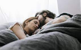 هل يجوز للزوج رؤية زوجته بدون ملابس 3a2ilati