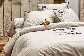8029 marque sylvie thiriez 75.00 € t.t.c. Parure De Lit Arsene De Sylvie Thiriez