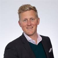 Emily Hallas's Instagram, Twitter & Facebook