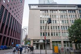 Als „mannschaftskapitän des frankfurter bankhauses b. Metzler Stammsitz Neues Hochhaus Im Bankenviertel