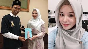 Comel influencer korea ayana jihye moon yg menetap di indonesia dapat jumpa wany hasrita meletop. Awalnya Cuma Kasih Buku Selebgram Ayana Jihye Moon Ini Malah Dijodohkan Dengan Ustaz Abdul Somad Warta Kota