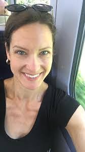 Lesley Hogan's Instagram, Twitter & Facebook