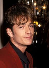 I ask AI to give 90210 characters cindy walsh and joe bradlee haircut for  fun 😂💖😱 I think I now will be traumatize : r/BeverlyHills90210