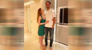 تواجد المهندس هشام حطب رئيس اتحاد الفروسية ورئيس اللجنة الأولمبية المصرية في سويسرا لحضور المنافسات. Ø£ÙˆÙ„ ØªØ¹Ù„ÙŠÙ‚ Ù…Ù† Ø§Ø¨Ù†Ø© Ø¨ÙŠÙ„ ØºÙŠØªØ³ Ø¨Ø¹Ø¯ Ø¥Ø¹Ù„Ø§Ù† Ø§Ù„Ø²ÙˆØ§Ø¬ Ù…Ù† Ø§Ù„Ù…ØµØ±ÙŠ Ù†Ø§ÙŠÙ„ Ù†ØµØ§Ø± Cnn Arabic