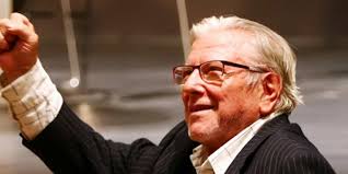 Τελικά, κυρία καλογεροπούλου, όσα χρόνια κι αν περάσουν, όσο νερό κι αν κυλήσει στο αυλάκι, η πρώτη μεγάλη αγάπη δεν λησμονιέται ποτέ, δεν ξεθωριάζει; Kwstas Boytsas Den Ton Fobamai To 8anato Ti Einai O 8anatos Agori Moy Skalatimes Online Magazine About Larnaca