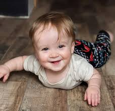 I did a small 9 month photoshoot with my son. CC is welcome.