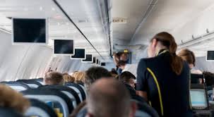 Resultado de imagem para interior de um aviao internacional