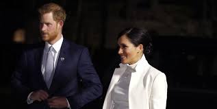 Des weiteren ermittelte die bunte, dass harry auf der hochzeitsfeier seines besten freundes charlie van straubenzee (30). Britisches Konigshaus George Clooney Attackiert Medien Fur Umgang Mit Schwangerer Meghan Markle Kolner Stadt Anzeiger