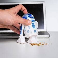 Der klammerhefter boy aus dem hause philippi ist ein kleiner bürohelfer der papierberge bändigt. R2d2 Schreibtisch Staubsauger Geschenk Fur Den Star Wars Fans Geschenke Star Wars Geschenke Geschenke Fur Den Chef