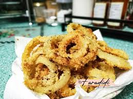 Roti biasanya disajikan pada saat sarapan pagi yang dipadukan dengan kopi atau teh hangat sehingga dapat menambah kehangatan badan dipagi hari yang sejuk. Resepi Onion Ring Rangup Mudah Je Buat Dia