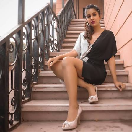 I'm not bossy... I'm the boss 😎 Photography - @aashkapatelphotographyy MUA : @shapeyourface_withyj Hair : @pinallsoni Styled by: @styleitupbyaashna Outfit: @madaboutfashion_kejal Earrings: @sheqe_by_triptikohli