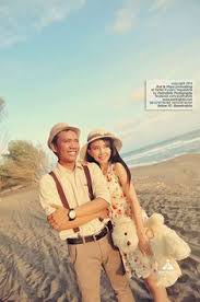 Referensi foto couple di pantai / 10 konsep prewedding bali modern yang layak dijadikan referensi foto. Gaya Foto Couple Di Pantai Foto Candid Kekinian