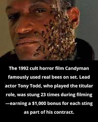 The bees in 'Candyman' (1992) are real, including the ones in Tony Todds's  mouth. The actor agreed to the stunt