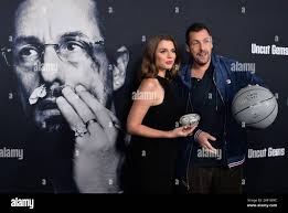 Uncut gems julia hi-res stock photography and images