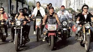 Un sacco bello (1980) · bianco, rosso e verdone (1981) · borotalco (1982) · acqua e sapone (1983) · i due carabinieri (1984) · troppo forte (1986) · io e mia sorella (1987) · compagni di scuola (1988) · il bambino e il. Carlo Verdone Su Yamaha Fz 750 Film Troppo Forte Youtube