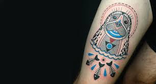 Men who want something that is appropriate for the office and who can wear their tattoo to work freely will want this design. Winston The Whale Keeps It Weird By Inking Trippy Tattoo Designs Scene360