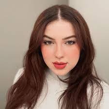 Iris Russo's Instagram, Twitter & Facebook