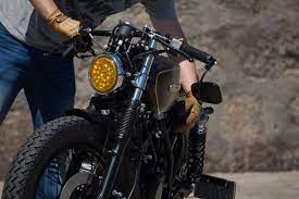 Special Delivery An Ex Postal Service Suzuki Gn250 Suzuki Cafe Racing Bmw Cafe Racer