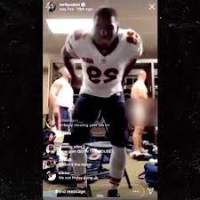 NFL's Kyle Long Cracks Dong Jokes After Being Exposed In Bears Locker Room