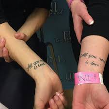 Martina stoessel (buenos aires, 21 de marzo de 1997) más conocida como tini stoessel o simplemente tini, es una actriz, cantante, bailarina y modelo argentina. Pin De Tini Em Tini Tatoo Tini Stoessel