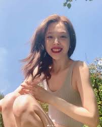 A former child actor, sulli rose to prominence as part of f(x). K Pop Star And Former F X Member Sulli Found Dead Music Gulf News