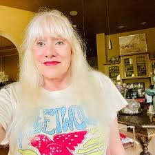 Suzy Arnold (@Suzyopal)