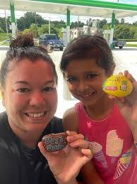 Christie Potts's Instagram, Twitter & Facebook