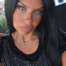 Un momento di pura meraviglia ha cambiato la giornata, e forse la vita, di  una famiglia. Ronnie, un bambino autistico di sei anni che non aveva mai  parlato, ha sorpreso tutti cantando