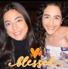 Cuando verdaderamente tú conoces a alguien hasta los pequeños detalles que  le das le emocionan tanto, que no lo pueden ocultar. Eso es lo que nos pasa  con nuestras hijas, nos conocen