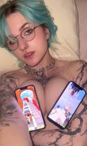 @lyracr0w0s video Tweet