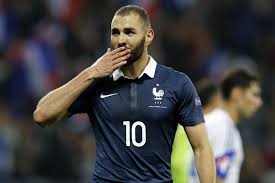Les joueurs de l'équipe de france. Football Karim Benzema De Retour En Equipe De France Les Lyonnais S Enflamment Sur Les Reseaux