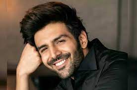 Kartik aryan has stolen the heart by his mind blowing acting in movies like pyar ka punchnama and sonu ke titu ki sweety. Dharma Issues Official Statement On Kartik Aaryan S Fight With Karan Johar English Lokmat Com