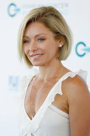 More Pics of Kelly Ripa Bob