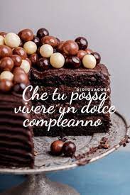 Buon Compleanno Torta A Strati Al Cioccolato Praline Auguri Dolci Amici Colleghi Persone Speciali Gioiosa Cosa Famiglia Buon Compleanno Torta A Strati Cibo