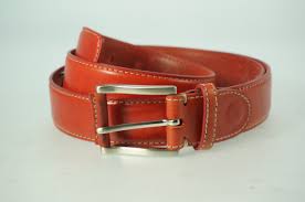 Loin d'être secondaire, la ceinture homme noire est un essentiel incontournable pour vos tenues de tous les jours. Ceinture Cuir Pour Homme De Couleur Rouge Chocolat