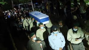 לוחם מגב בראל חדריה שמואלי מובא הערב (שבת) למנוחות בבית העלמין הצבאי קריית שאול. Sxiejz Uadyalm