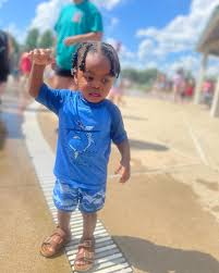 Happy 2️⃣nd birthday love u and enjoy ur day🎂🎉🎊