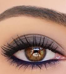 Les yeux marron sont les plus faciles à maquiller. Maquillage Comment Maquiller Ses Yeux Marrons