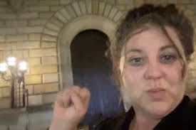 Kristine Lind (@KrissyLind)