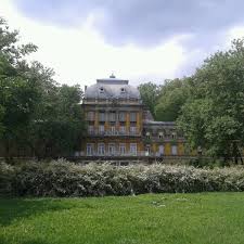 M richard a mobiljaval a kezeben szaguldozott a dozsa gyorgy uti baleset elott de ez meg nem minden from 1.bp.blogspot.com. Photos At Elvis Presley Park Felheviz 6 Tips From 1179 Visitors