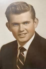 Dennis Glaub's Instagram, Twitter & Facebook