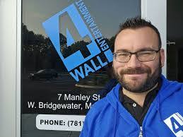 Tom Derr's Instagram, Twitter & Facebook